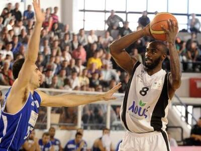 Oι Γκόντας, Παπαπέτρου και Θεωνάς σφυρίζ...