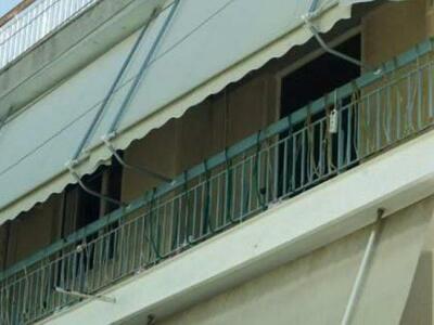  Επιχείρησε να απαγχονιστεί, έσπασε το σ...