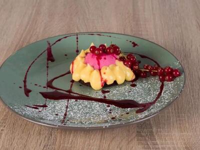 Ημισφαίριο framboise με σάλτσα χειμερινών φρούτων