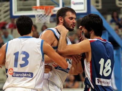 "Επίσημη αγαπημένη", αλλά..- Τ...