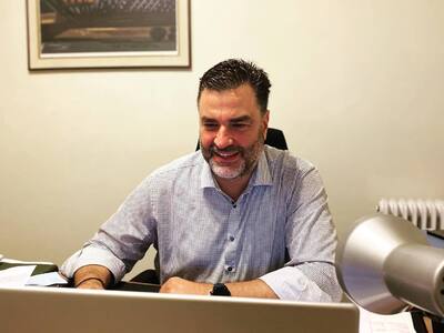 Ο Σπύρος Σκιαδαρέσης κατέθεσε το ψηφοδέλ...