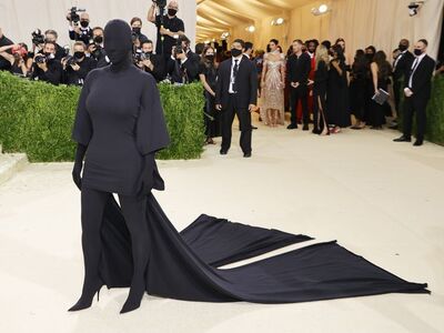 Κιμ Καρντάσιαν με Balenciaga (στυλίστας ...