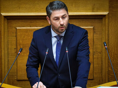 "Σφυροκόπημα" Ανδρουλάκη στη Β...