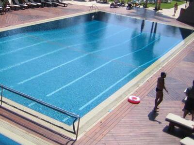 Όσο - όσο ξεπουλάνε τα "παλάτια&quo...