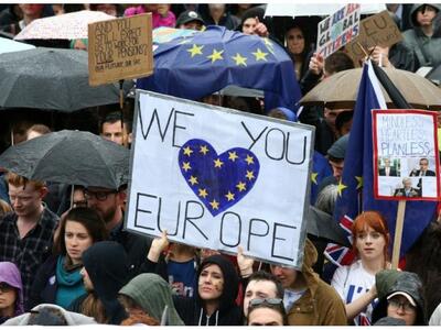 Χιλιάδες διαδηλωτές στο Λονδίνο κατά του Brexit