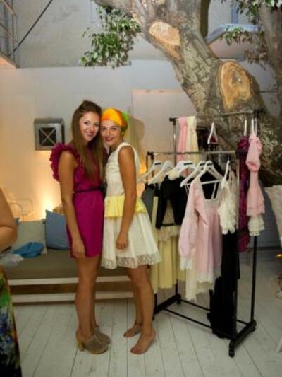 Νέλλα Ιωάννου, Άλις Στέφου