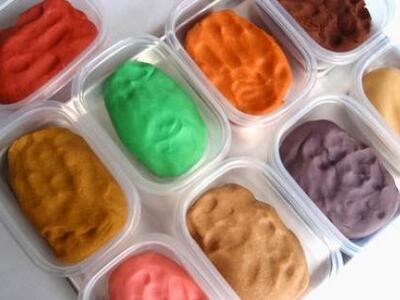 Φτιάξτε σπιτικές πλαστελίνες μαζί με το παιδί σας!