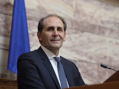 Απόστολος Βεσυρόπουλος: Θλίψη για τον αι...