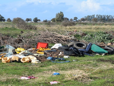 Δυτική Αχαΐα: Γεμάτος σκουπίδια ο υδροβι...