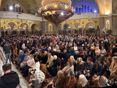 ΠΑΤΡΑ: Η ανακοίνωση της Μητρόπολης για την χθεσινή συγκέντρωση - προσευχή στον Ι.Ν. Αγ. Ανδρέου - ΦΩΤΟ