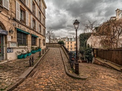 Παρίσι: «Φρένο» στις ενοικιάσεις διαμερι...