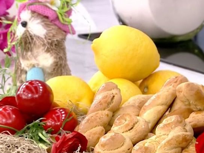 Πασχαλινά κουλουράκια από τον Πέτρο Συρίγο