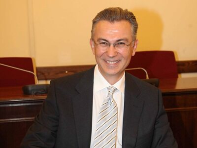 Προανακριτική επιτροπή για τους 5 γαλάζι...