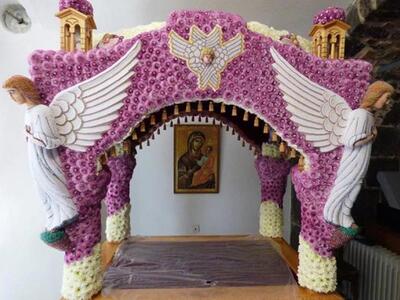 Τρίπολη: Στολισμός επιταφίου έργο τέχνης...