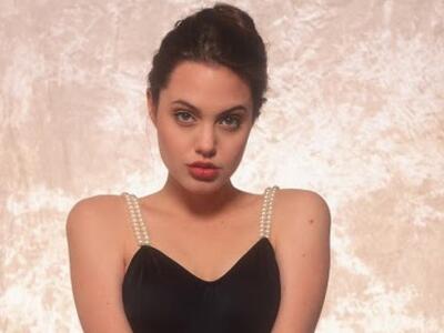 Αντζελίνα Τζολί: Στα 16 της, πόζαρε για ...