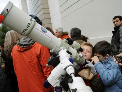 Πάτρα: Ξεκίνησε η έκλειψη Ηλίου - Τα έκτ...