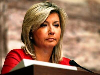 H Ζέττα Μακρή καταλαμβάνει τη βουλευτική...