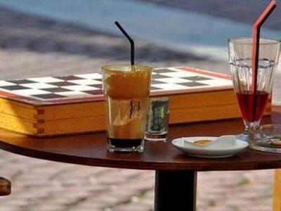 Η οικονομική κρίση στην Ελλάδα... H θετι...