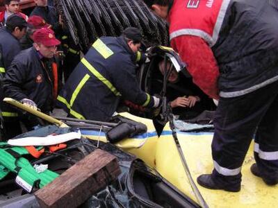 Τροχαίο ατύχημα με δύο εγκλωβισμένους οδ...