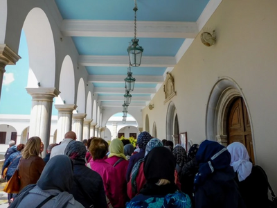 Δεκαπενταύγουστος: Χιλιάδες πιστοί προσκ...