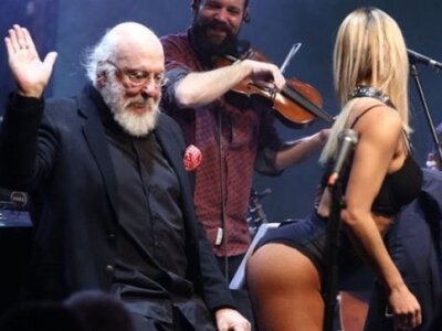 Η χορεύτρια που έκανε στριπτίζ στον Σαββ...