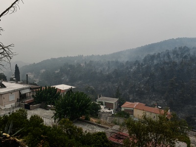 Φωτιές Ηλεία: Εντολή εκκένωσης για Κάμεν...