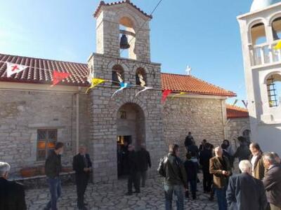 ΔΕΙΤΕ ΦΩΤΟ από την Θεία λειτουργία για τ...