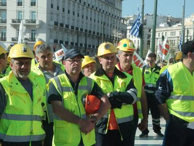  Απέκλεισαν το παλιό δημαρχείο οι μεταλλ...