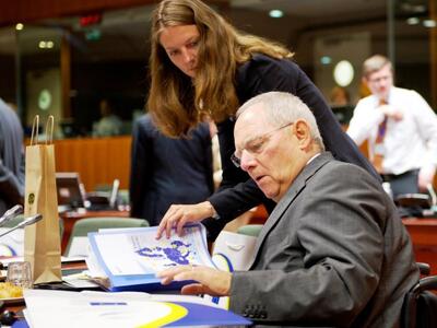 Σόιμπλε: «Όποιος κερδίσει, πρέπει να συν...