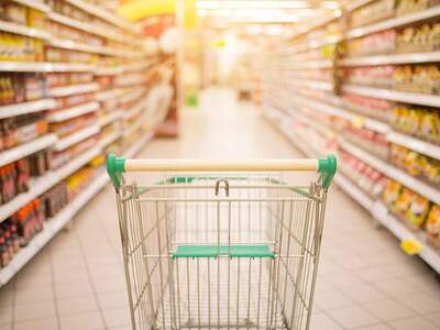 Ακρίβεια: Ποιες δαπάνες κόβουν τα νοικοκ...