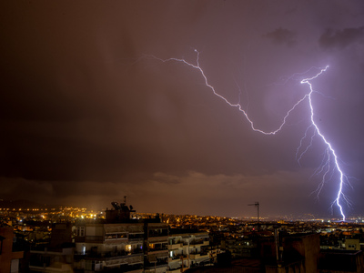 Πάνω από 60.000 κεραυνοί και αστραπές το...