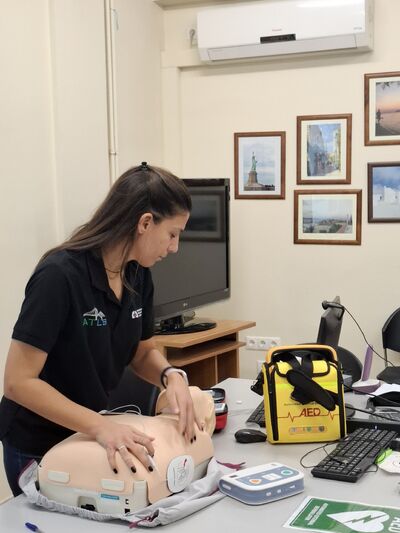 Απέκτησε απινιδωτή η Διεύθυνση Πρωτοβάθμιας Εκπαίδευσης Αχαΐας(ΦΩΤΟ) | Molonoti News