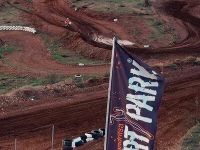 Το Dirt Park κόβει την Πρωτοχρονιάτικη πίτα του 