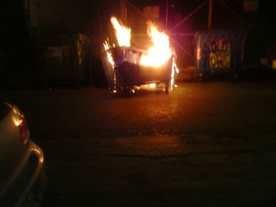 Αγρίνιο: Στις φλόγες οκτώ κάδοι απορριμμ...