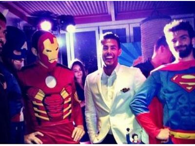 Στο πάρτι γενεθλίων του Κώστα Μαρτάκη