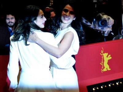 Η Πόπη Τσαπανίδου, χθες το βράδυ, ντύθηκ...