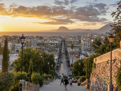 Όλο και περισσότερες οι σχολικές εκδρομέ...
