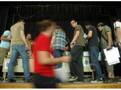 Θα διαγράψουν 180.000 αιώνιους φοιτητές