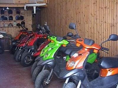 Κυλλήνη: Έκλεψαν τα ενοικιαζόμενα μηχανάκια