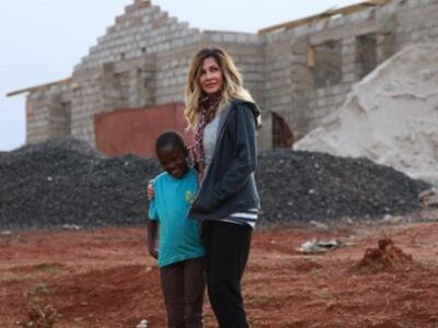 Δίπλα στα παιδιά της Κένυας η Άννα Βίσση 
