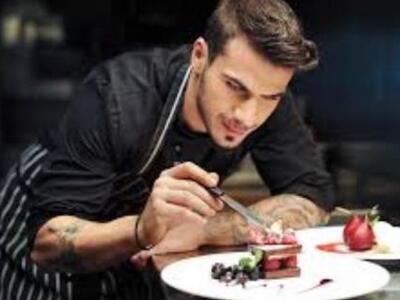 Άκης Πετρετζίκης: Δες πως ήταν πριν από ...