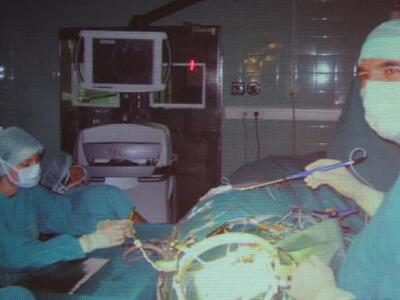 ΑΠΙΣΤΕΥΤΟ! Έβγαλαν ασθενή εκτός χειρουργ...