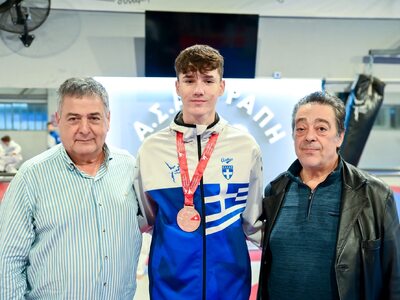 ΘΕΡΜΗ ΥΠΟΔΟΧΗ ΣΤΗΝ ΑΣΤΡΑΠΗ ΠΑΤΡΩΝ: Κατέκτησε το χάλκινο μετάλλιο στο Πανευρωπαϊκό Πρωτάθλημα Εφήβων ΘΕΡΜΗ ΥΠΟΔΟΧΗ ΣΤΗΝ ΑΣΤΡΑΠΗ ΠΑΤΡΩΝ: Κατέκτησε το χάλκινο μετάλλιο στο Πανευρωπαϊκό Πρωτάθλημα Εφήβων