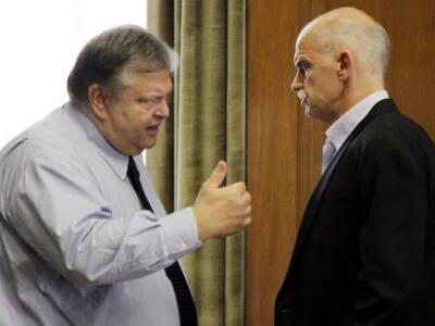 Νέες έμμεσες βολές Βενιζέλου κατά Παπανδ...