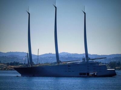 Στην Κέρκυρα η «διαστημική» θαλαμηγός το...