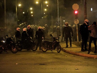 Βίντεο που σοκάρει: Αντικείμενο στα χέρι...