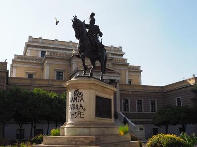 Βανδαλισμοί στο άγαλμα του Κολοκοτρώνη, ...