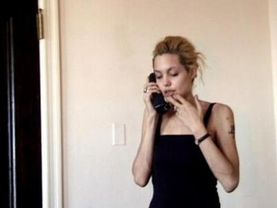 Βίντεο-σοκ: Η Τζολί σκιά τους εαυτού της