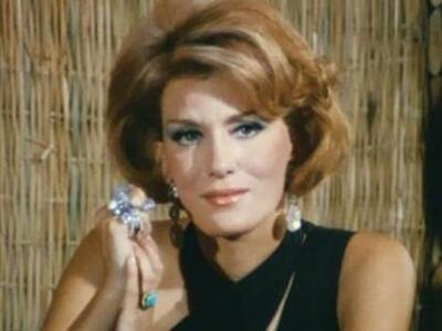 Η Μαίρη Χρονοπούλου, σε αναπηρικό καροτσ...