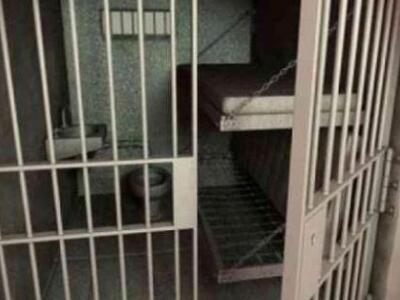 Φρίκη στις φυλακές: Τον ξυλοκόπησαν και ...